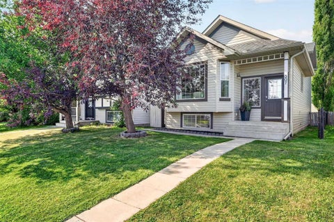Photo of 307 Covehaven View NE, Calgary, AB T3K 5S4 (MLS # A2338201)