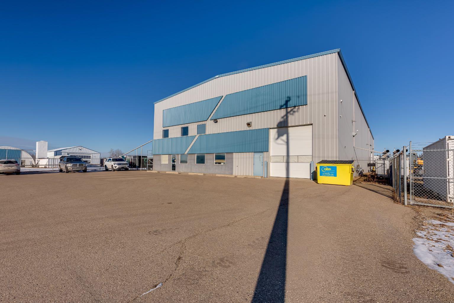 6702 & 6706 44 Avenue
