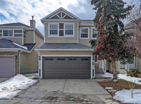 Photo of 9 Royal Elm Mews NW, Calgary, AB T3G 5P6 (MLS # A2300636)