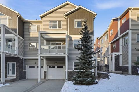 427 Redstone View NE Calgary AB T3N 1B5