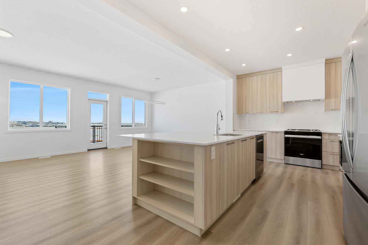 215 Corner Glen Crescent NE