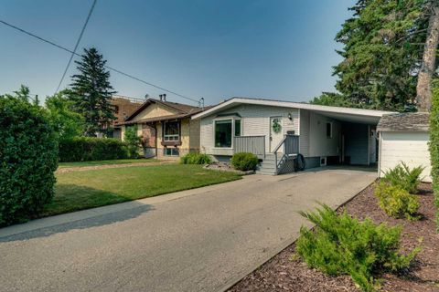 Photo of 6608 Bowwood Drive NW, Calgary, AB T3B 2G9 (MLS # A2330749)