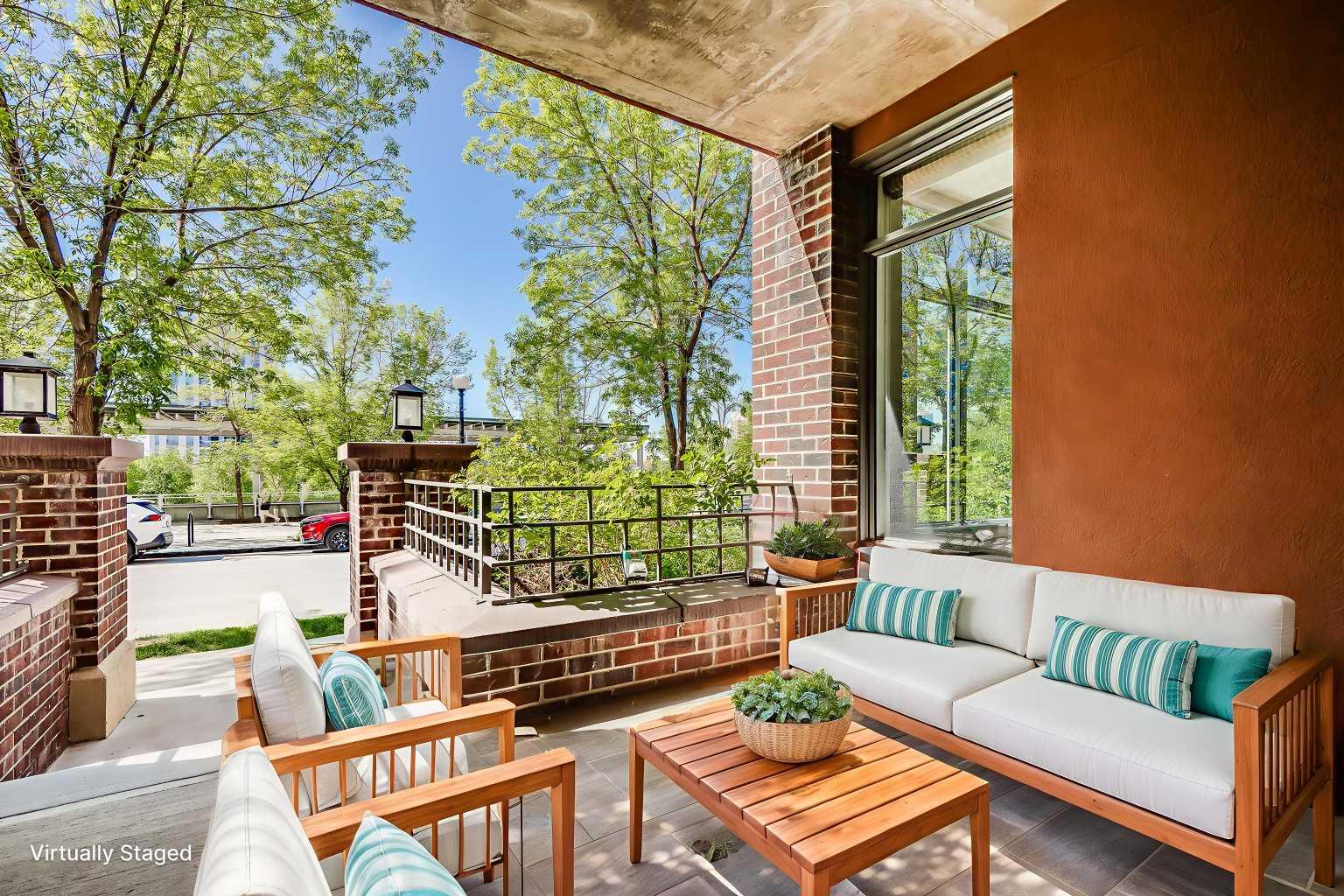 990 Centre Avenue NE 106