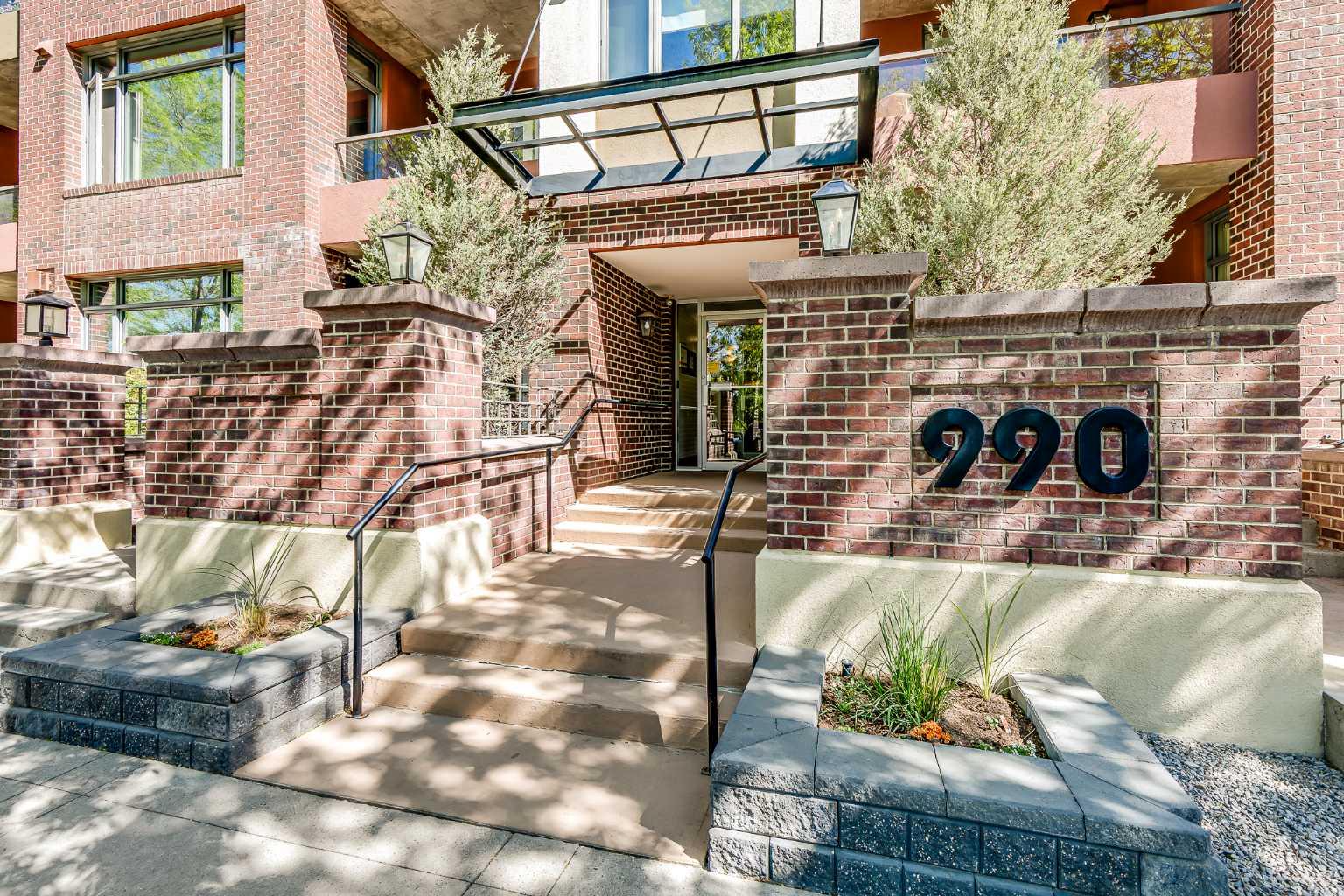 990 Centre Avenue NE 106