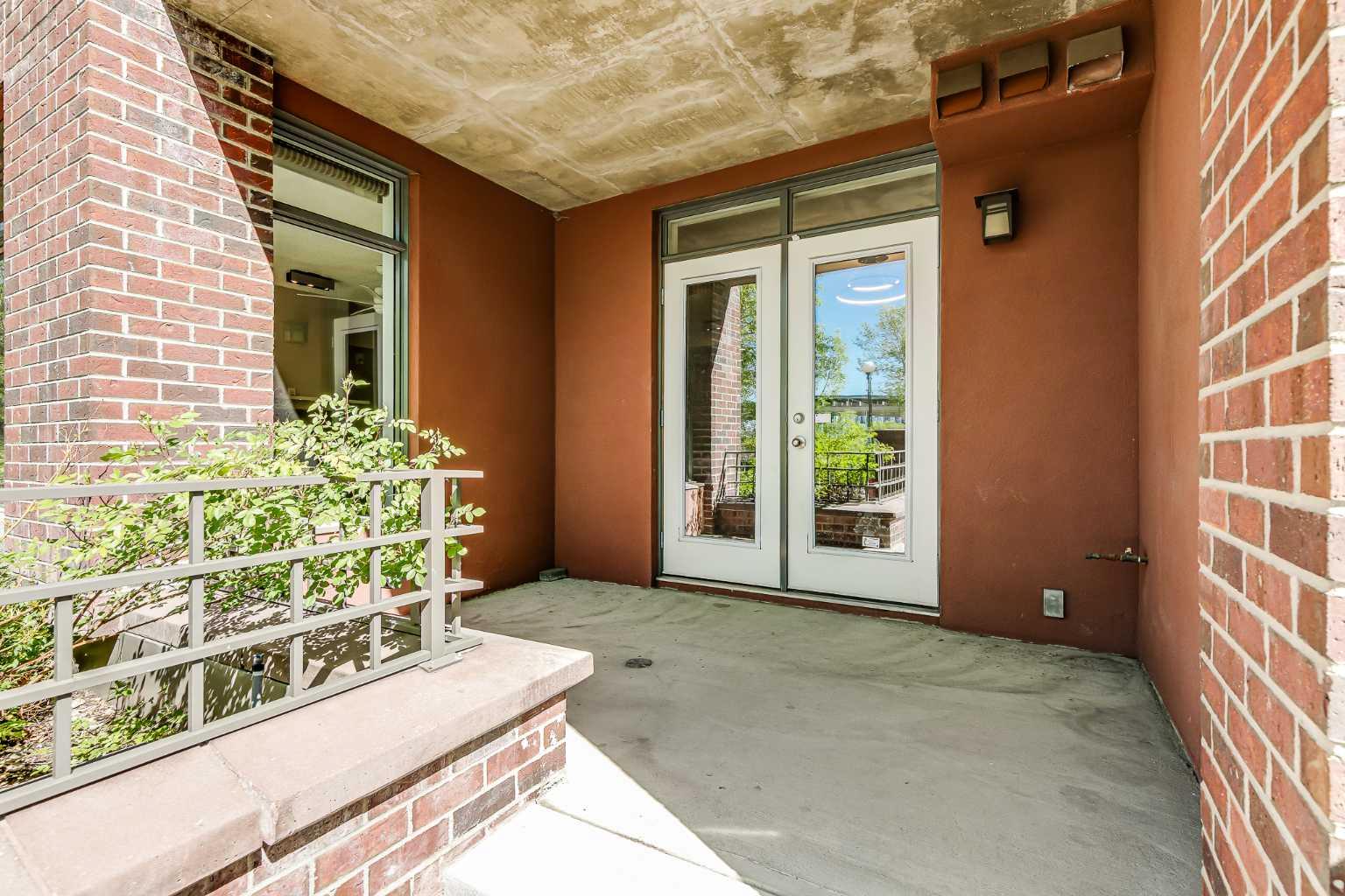 990 Centre Avenue NE 106