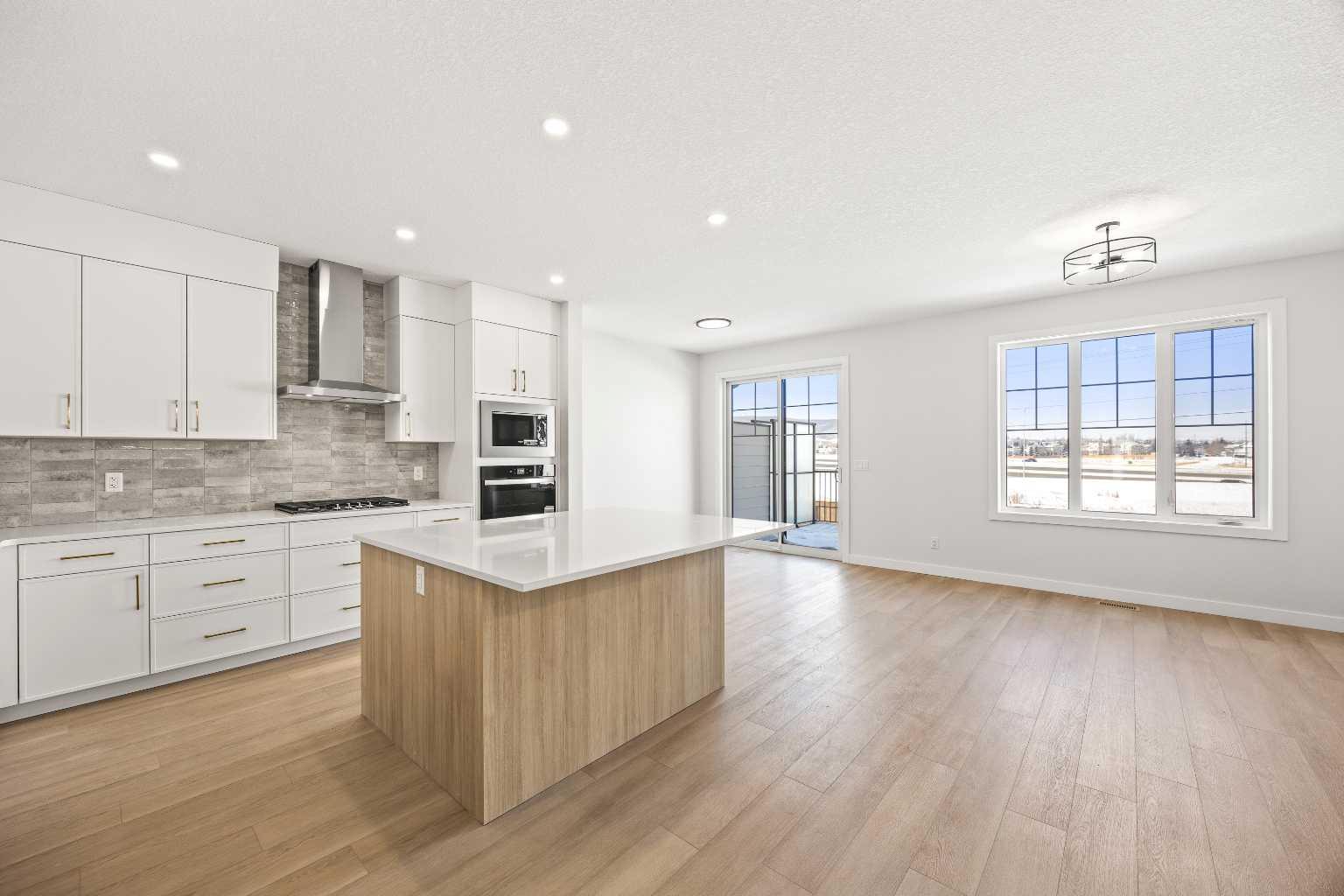 155 Greenwich Drive NW