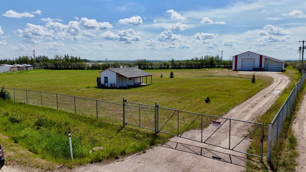 Photo of 10933 90 Avenue, Fairview, AB T0H 1L0 (MLS # A2351486)