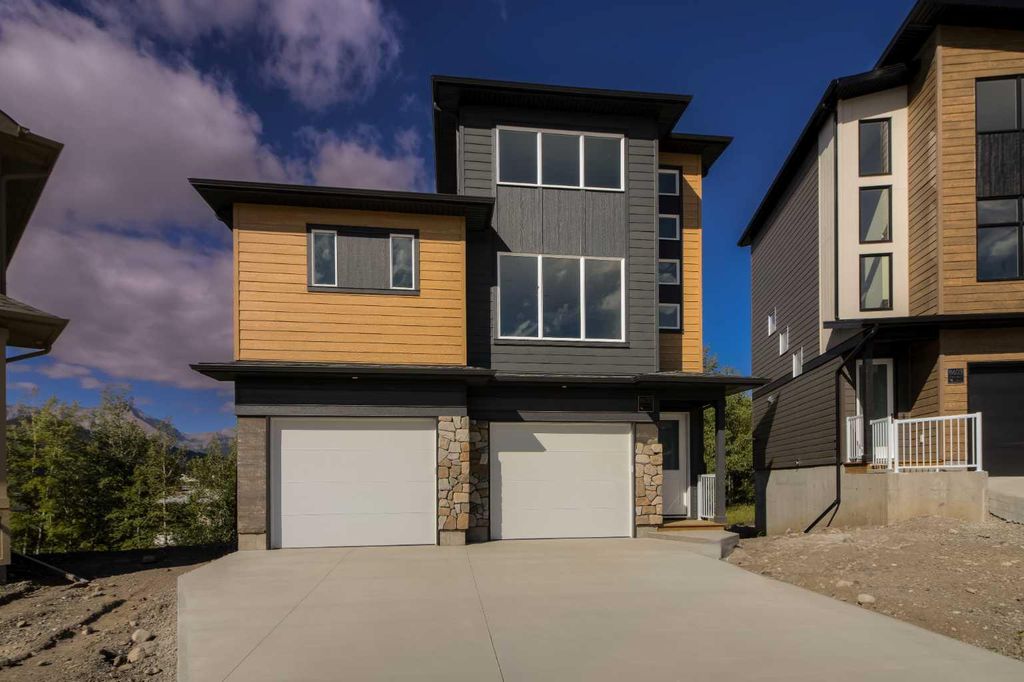 Photo of 8602 25 Avenue, Coleman, AB T0K 0M0 (MLS # A2264753)
