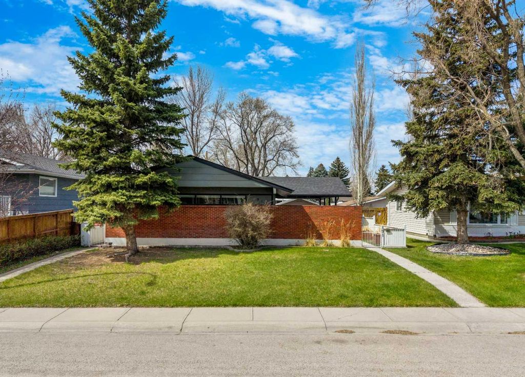 Photo of 191 Maple Court Crescent SE, Calgary, AB T2J 1V9 (MLS # A2307664)