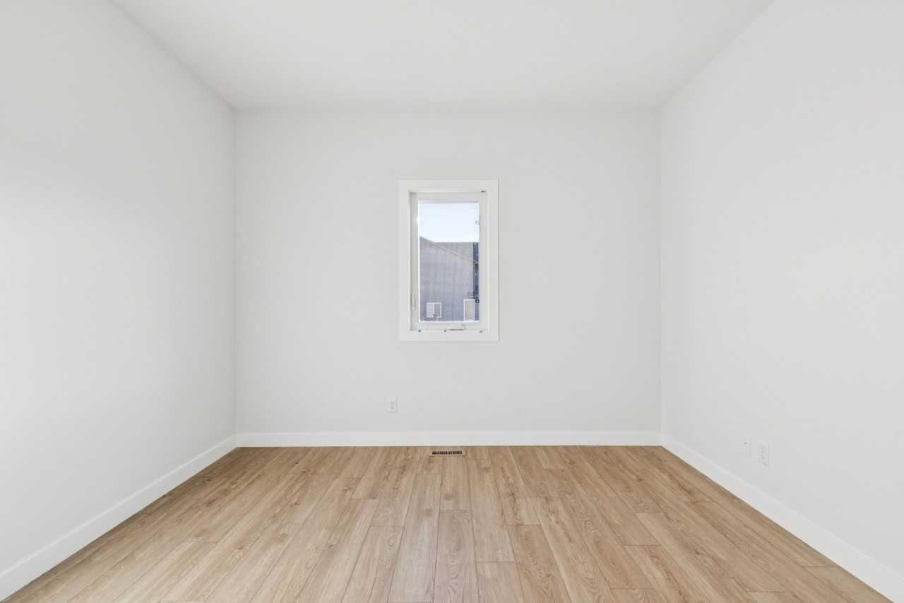 418 Hotchkiss Manor SE