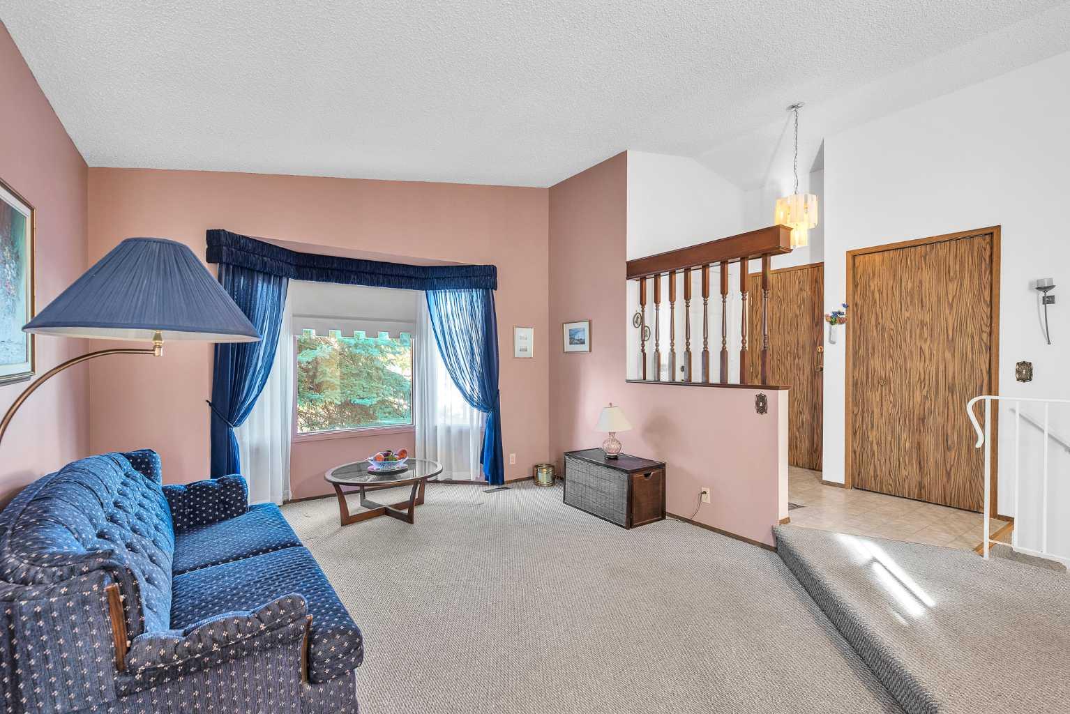 183 Cedardale Place SW