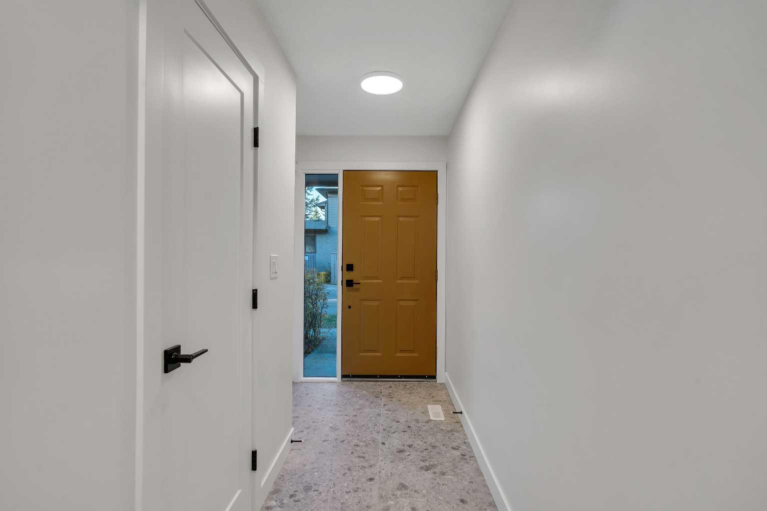 23 Glamis Drive SW 64