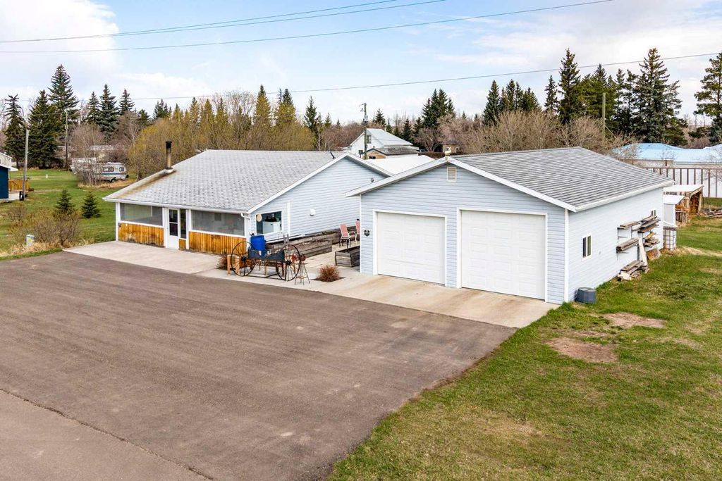 Photo of 4608 51 Avenue, Czar, AB T0B 0Z0 (MLS # A2310456)
