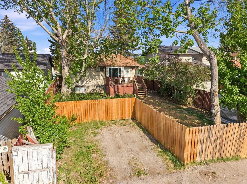 Photo of 84 Falconridge Place NE, Calgary, AB T3J 1A6 (MLS # A2314837)