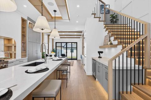 Photo of 1708 21 Avenue NW, Calgary, AB T2M 1M3 (MLS # A2303943)