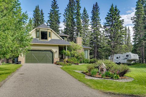 Photo of 31 Many Horses Drive, Rural Rocky View County, AB T3Z 1A2 (MLS # A2322881)