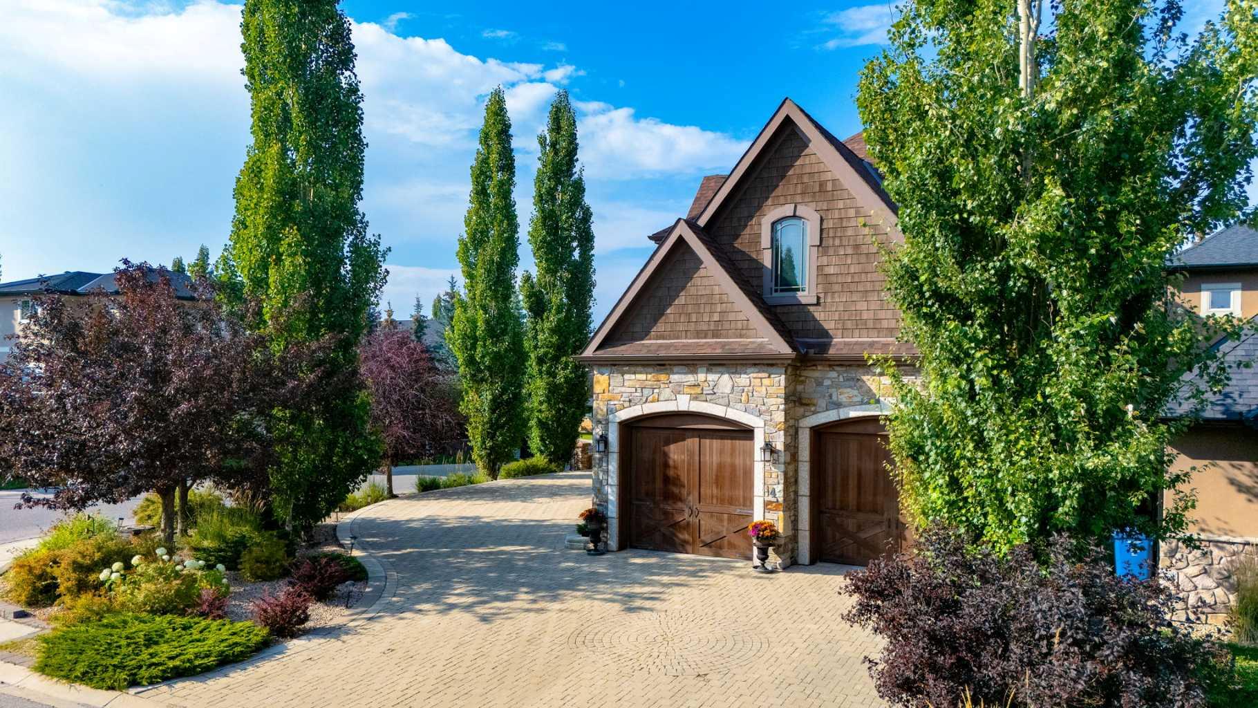 4 Aspen Ridge Bay SW