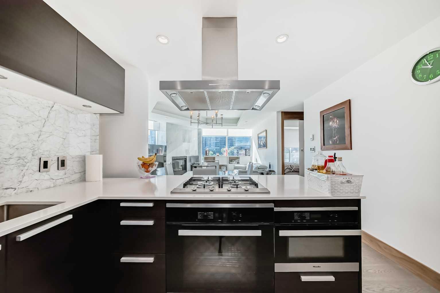 738 1 Avenue SW 302