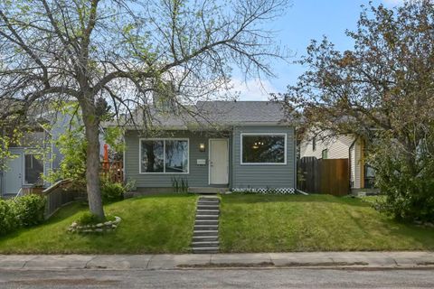 Photo of 160 Strathcona Close SW, Calgary, AB T3H 1L3 (MLS # A2312693)