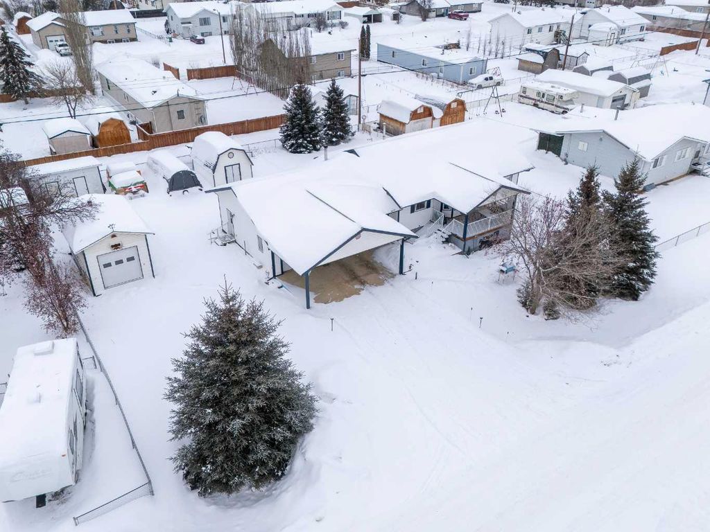 Photo of 10218 102 Avenue, La Crete, AB T0H 2H0 (MLS # A2286431)