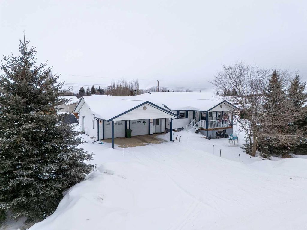 Photo of 10218 102 Avenue, La Crete, AB T0H 2H0 (MLS # A2286431)