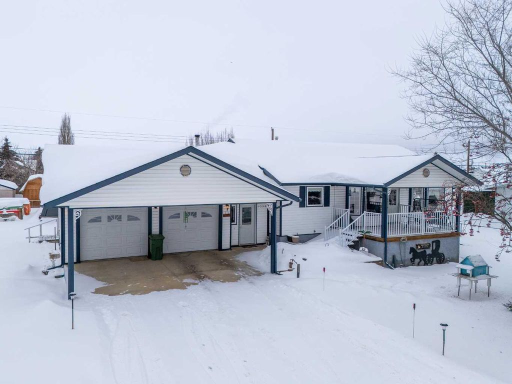 Photo of 10218 102 Avenue, La Crete, AB T0H 2H0 (MLS # A2286431)