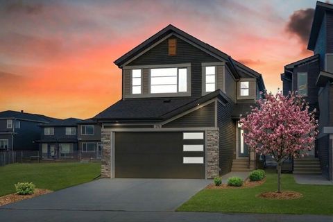 Photo of 24 Corner Glen Green NE, Calgary, AB T3N 2P5 (MLS # A2302184)