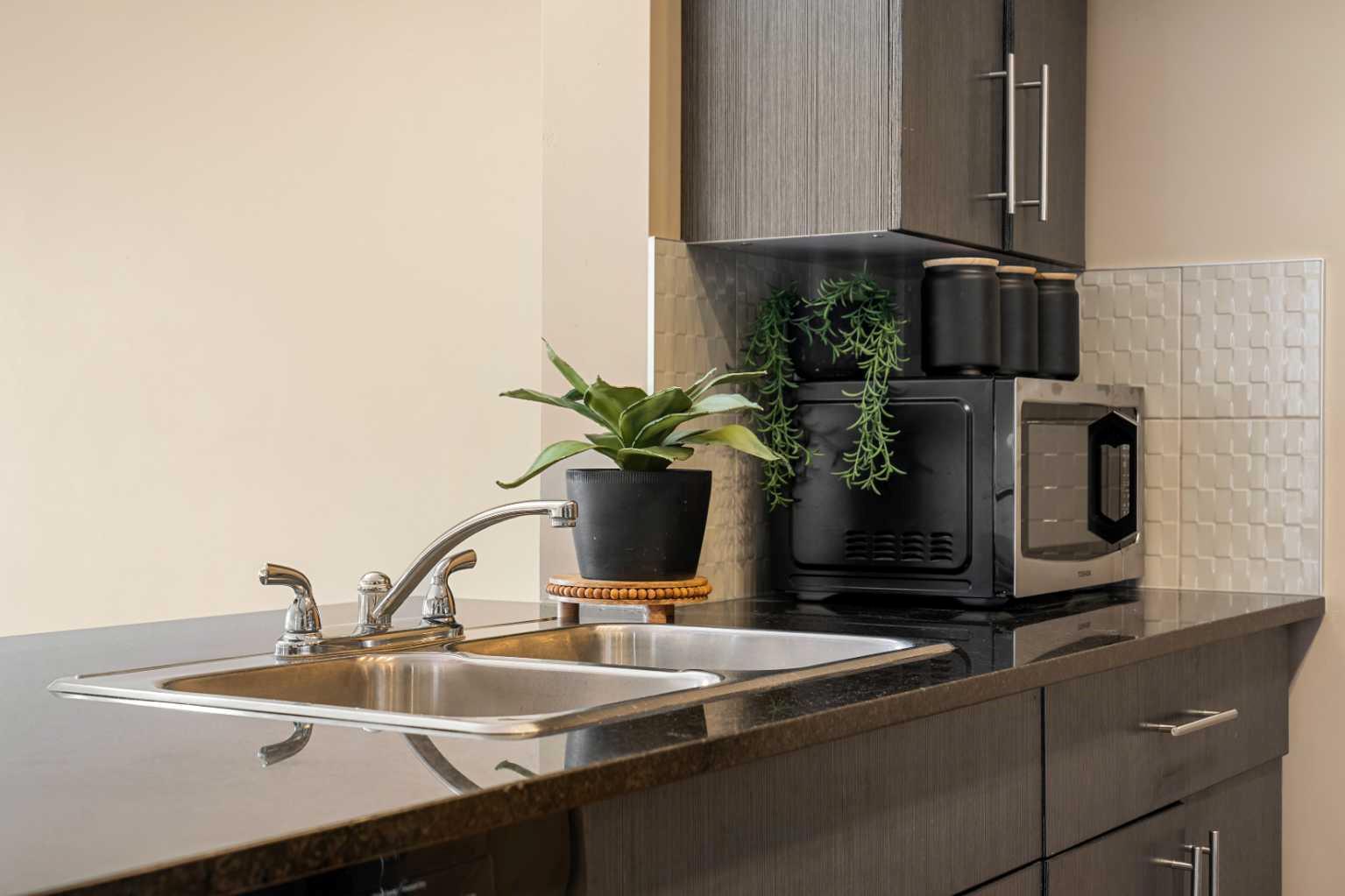 5 Saddlestone Way NE 412