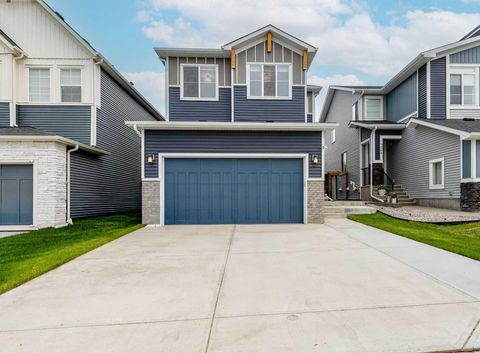 Photo of 220 Crimson Ridge Place NW, Calgary, AB T3L 0K7 (MLS # A2317608)