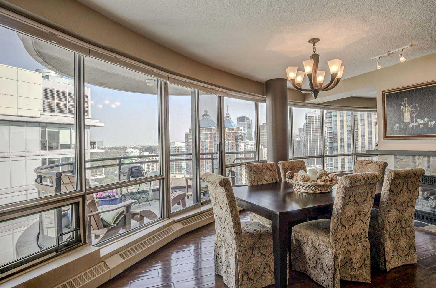 1078 6 Avenue SW 2401