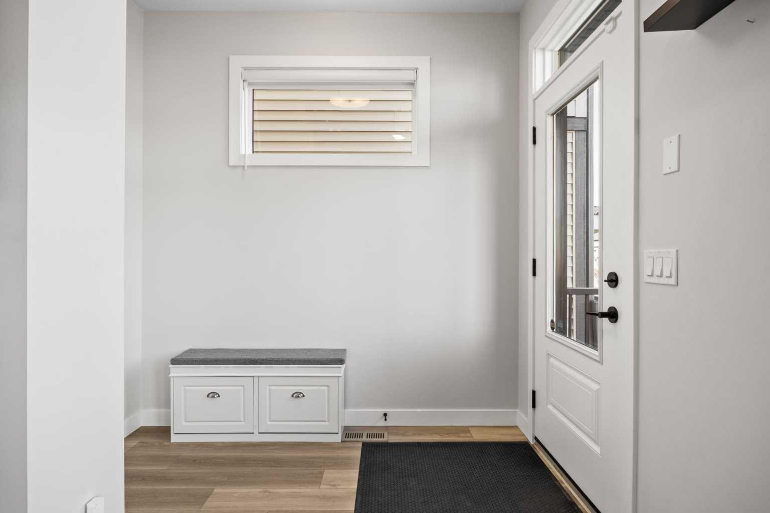 211 Silverton Glen Crescent SW