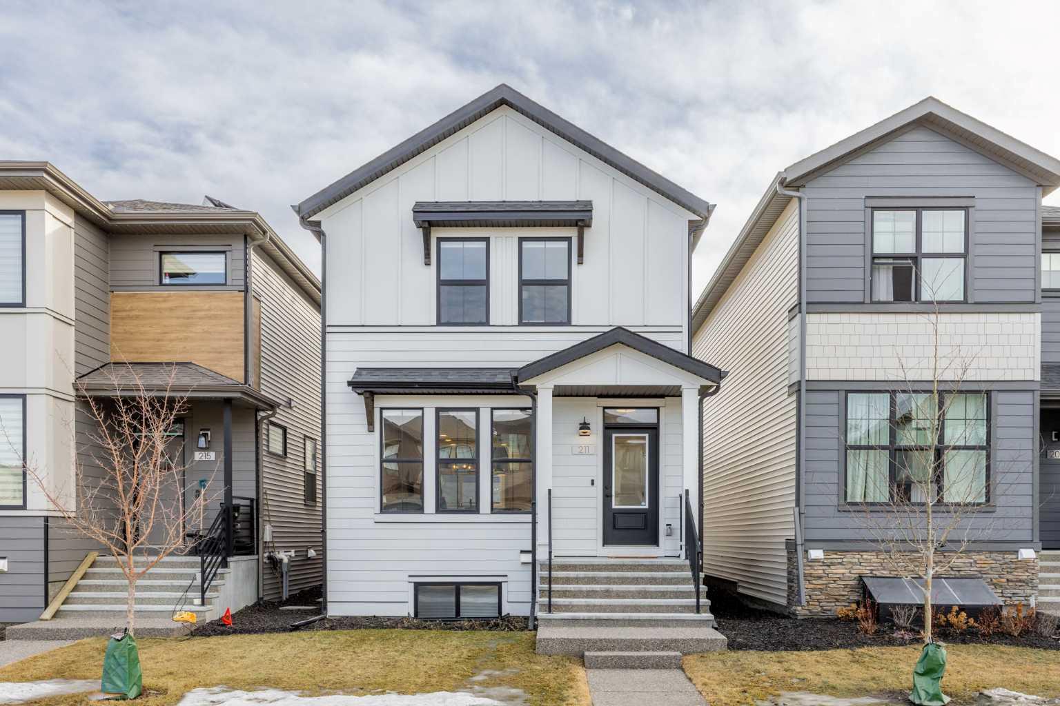 211 Silverton Glen Crescent SW