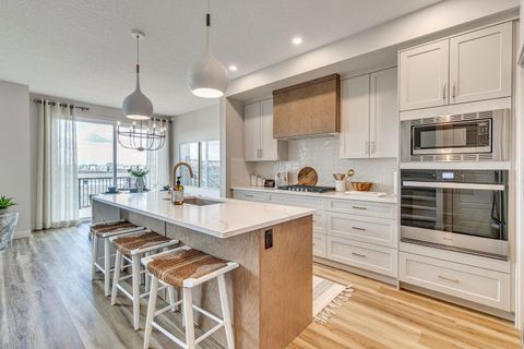 32 Southborough Lane Cochrane AB T4C 3J4