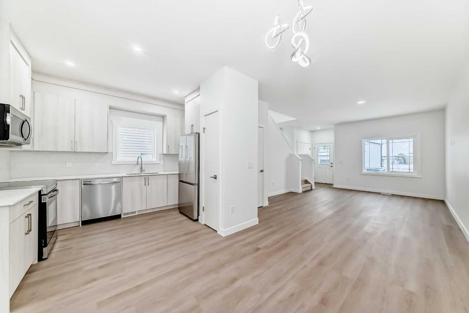 316 Cornerbrook Drive NE