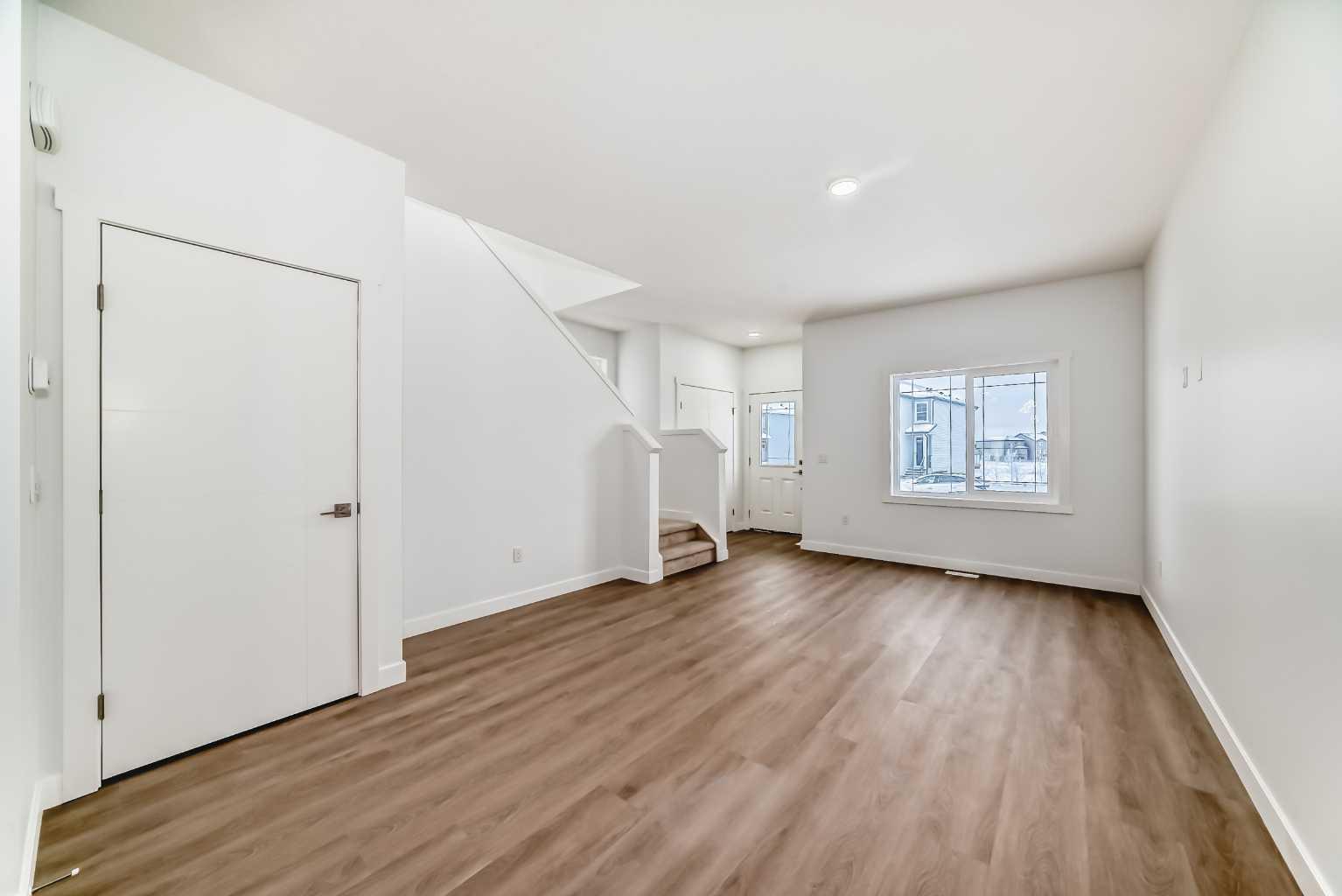 316 Cornerbrook Drive NE