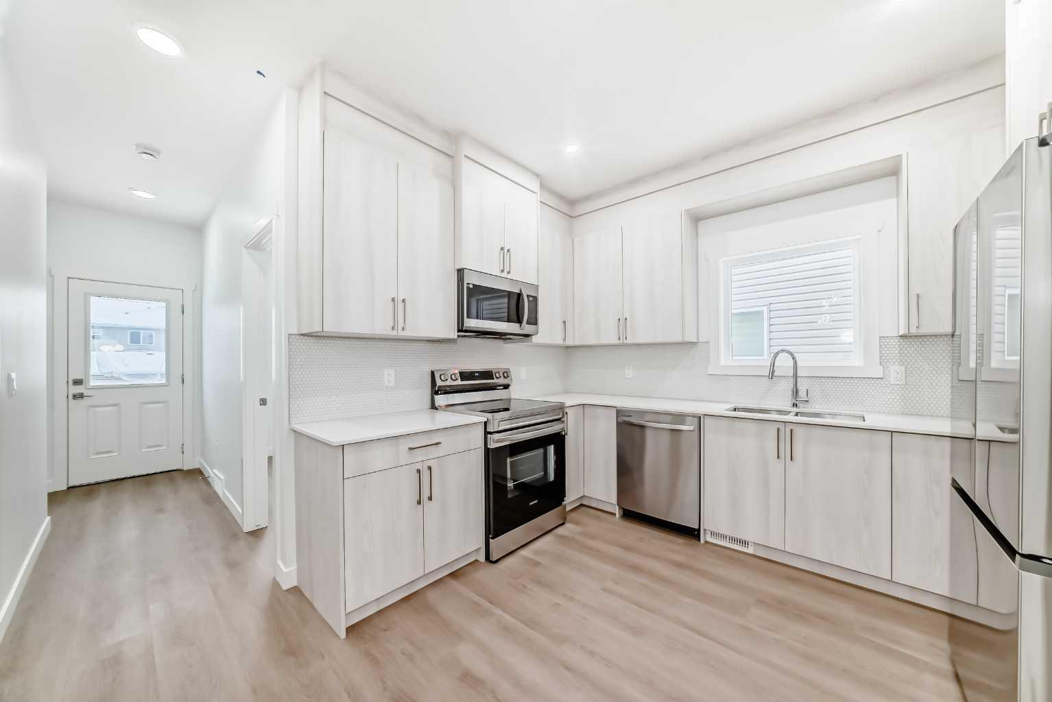 316 Cornerbrook Drive NE