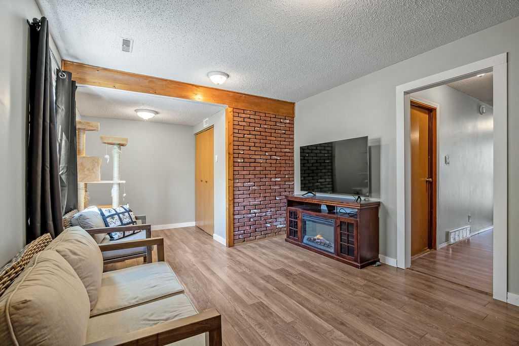 1001 10 Avenue SE 7