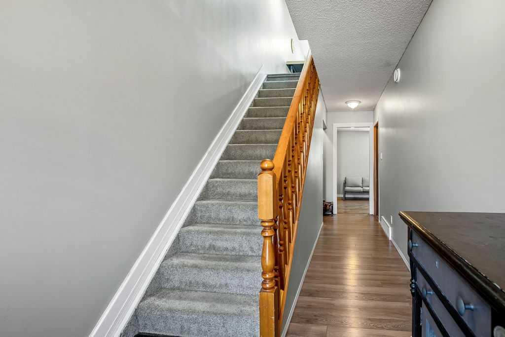 1001 10 Avenue SE 7