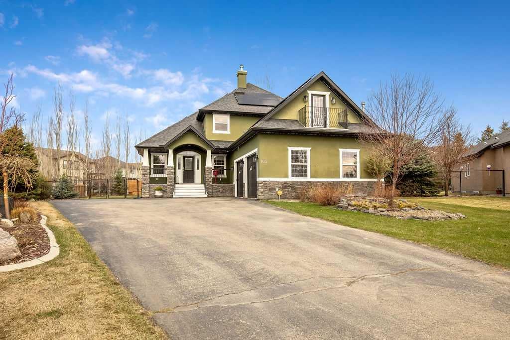 105 Lang Place