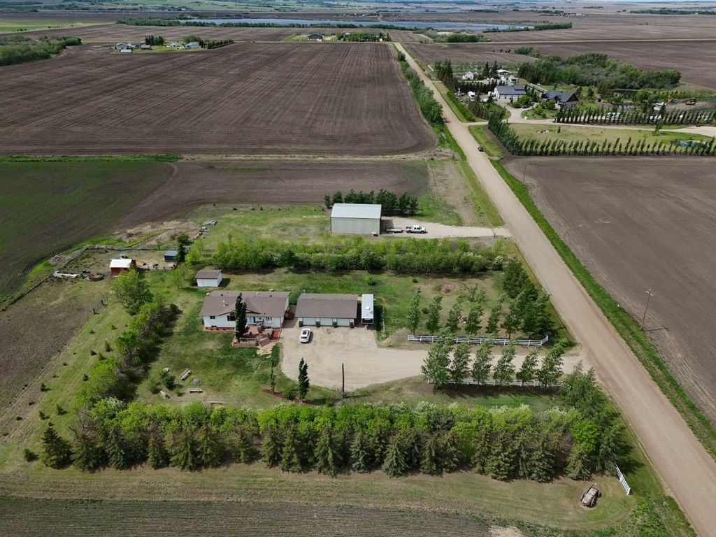 Photo of 64033 Township Road 720, Grande Prairie, AB T8X 4K4 (MLS # A2285101)