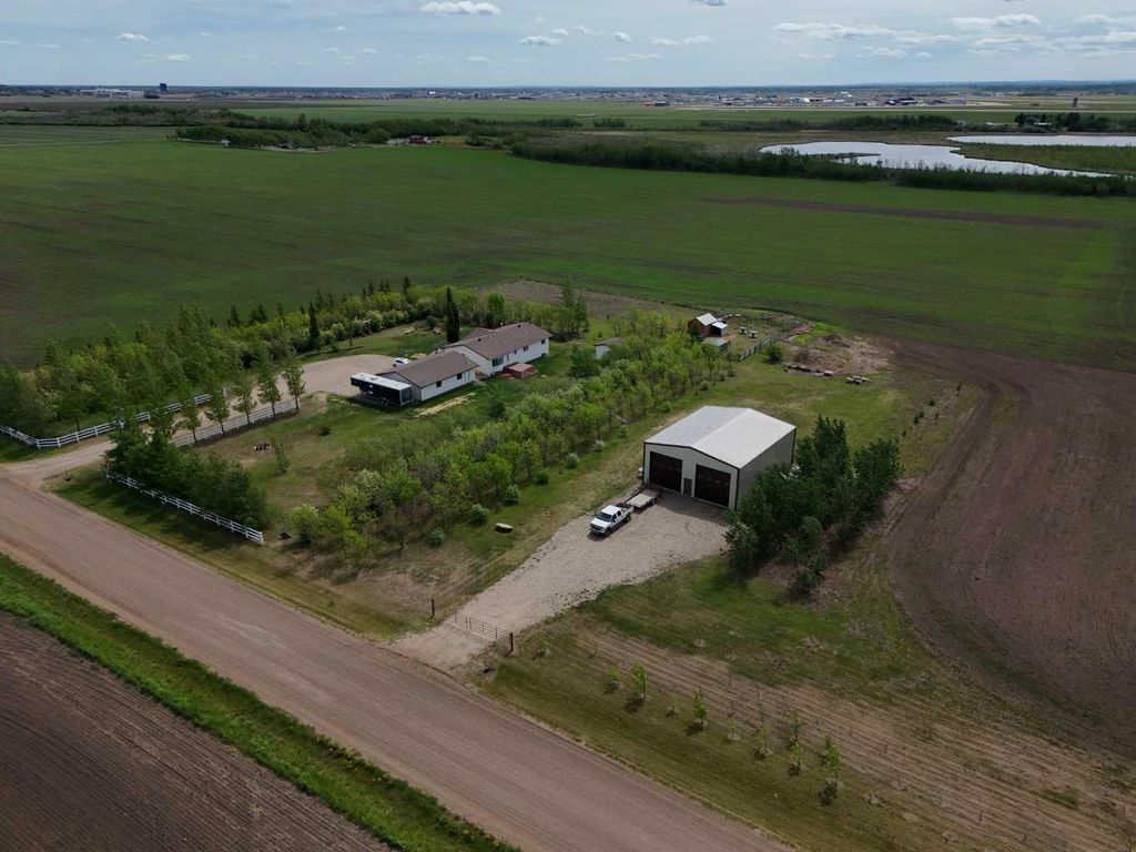 Photo of 64033 Township Road 720, Grande Prairie, AB T8X 4K4 (MLS # A2285101)
