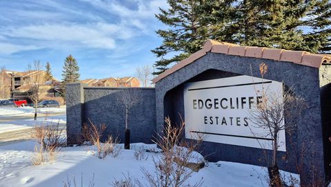 2722 EDENWOLD Heights NW 22 Calgary AB T3A 3Y5