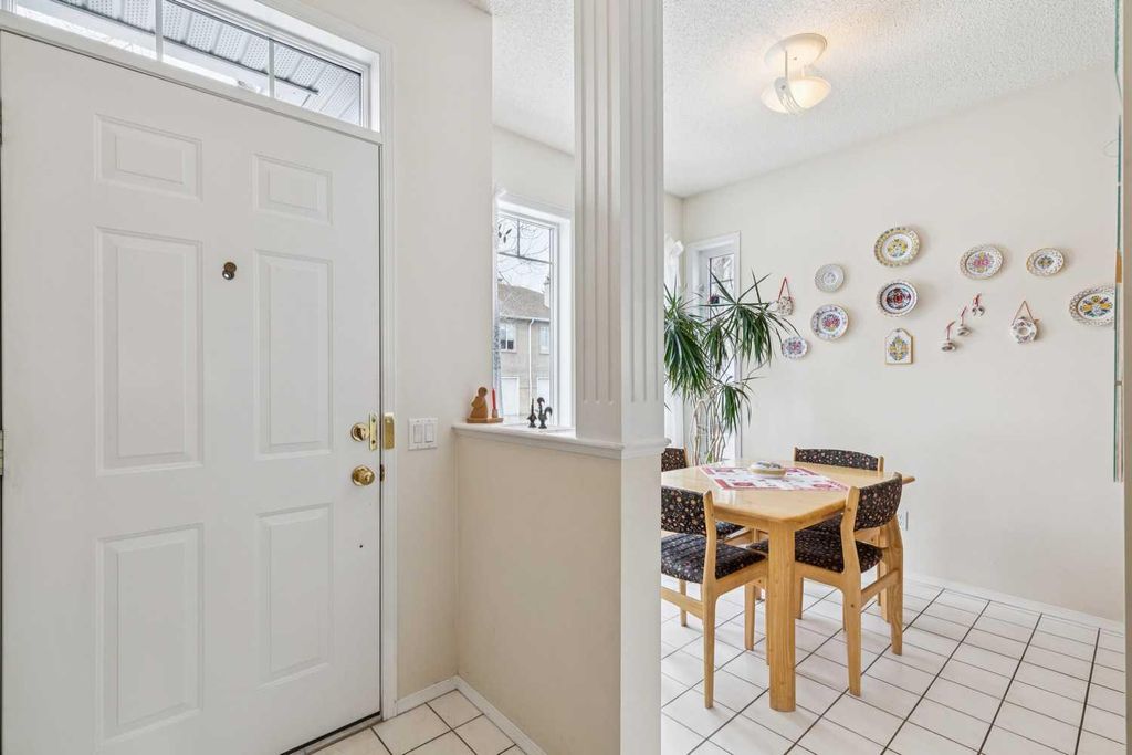 Photo of 12 Signal Hill Lane SW, Calgary, AB T3H 3N8 (MLS # A2299943)