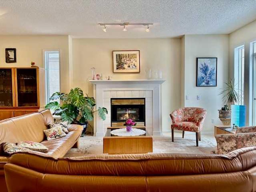 Photo of 12 Signal Hill Lane SW, Calgary, AB T3H 3N8 (MLS # A2299943)