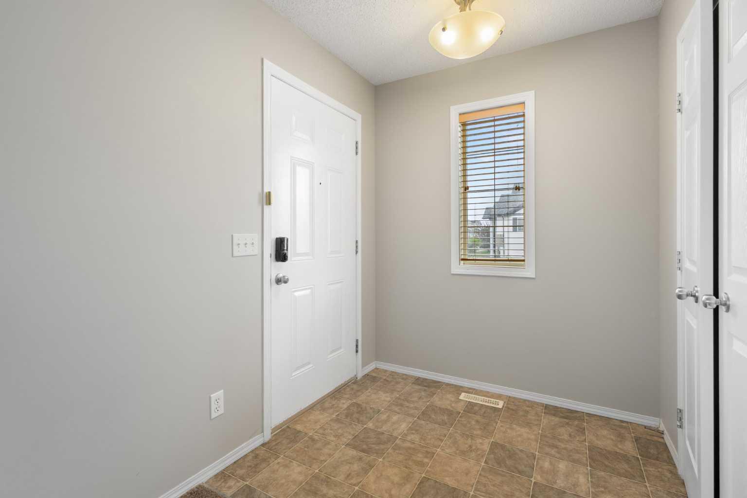 5 Taralake Terrace NE