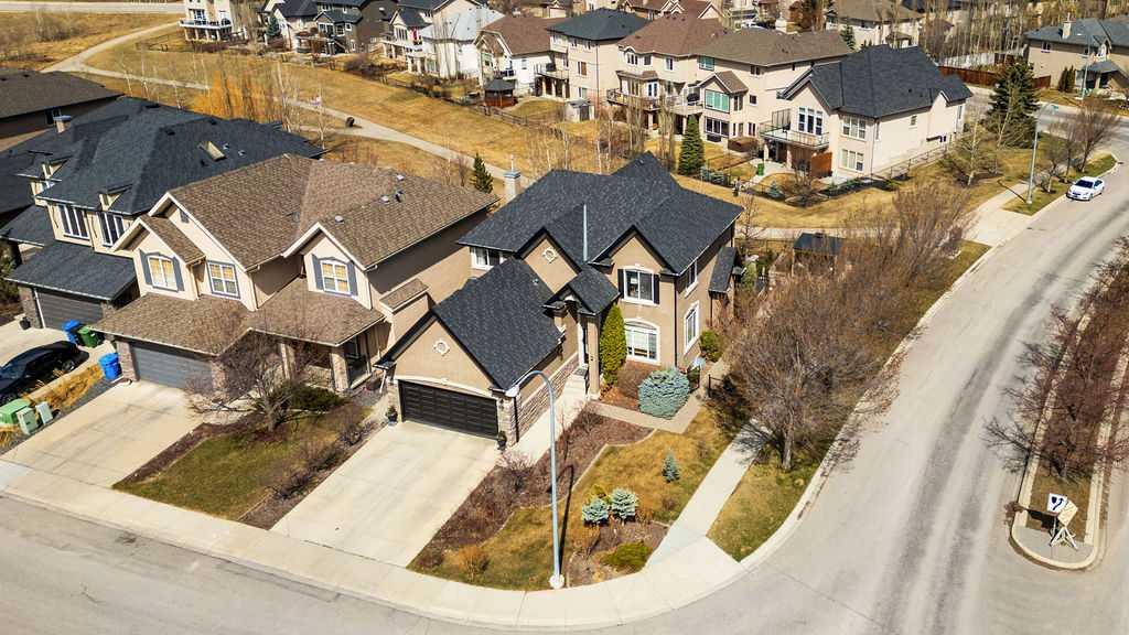 2 Tuscany Estates Crescent NW