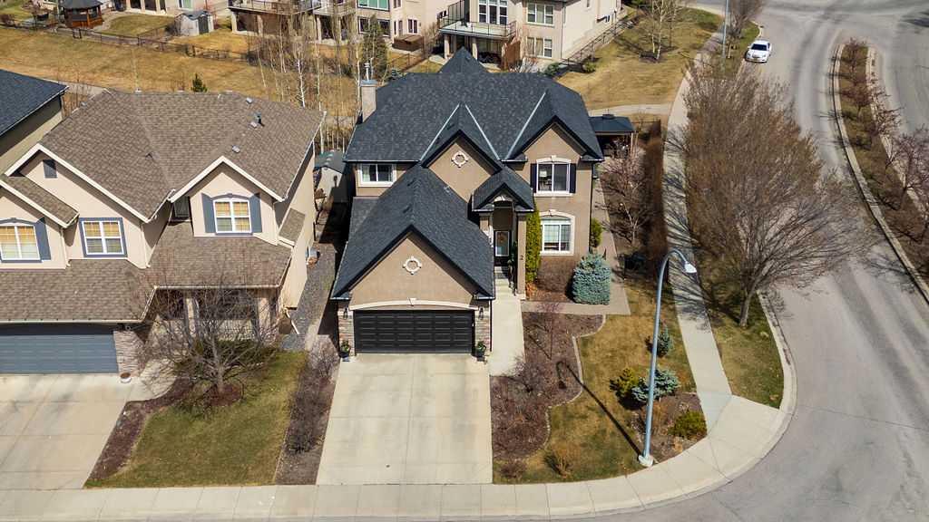 2 Tuscany Estates Crescent NW