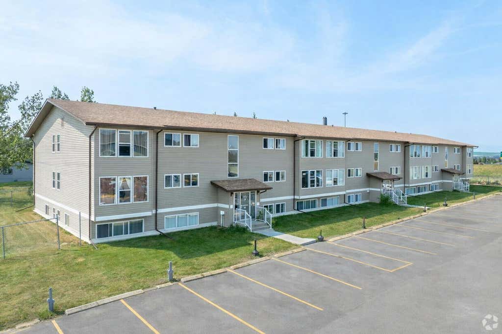Photo of 101 Big Hill Way SE #206, Airdrie, AB T4A 1Z6 (MLS # A2329090)
