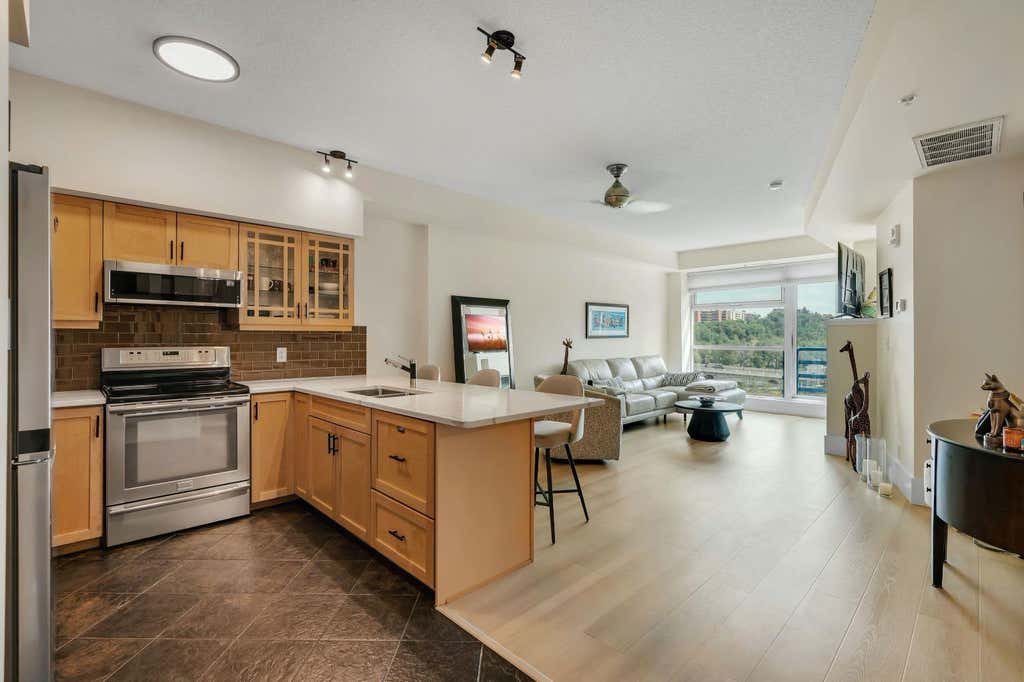 Photo of 205 Riverfront Avenue SW #604, Calgary, AB T2P 5K4 (MLS # A2335934)