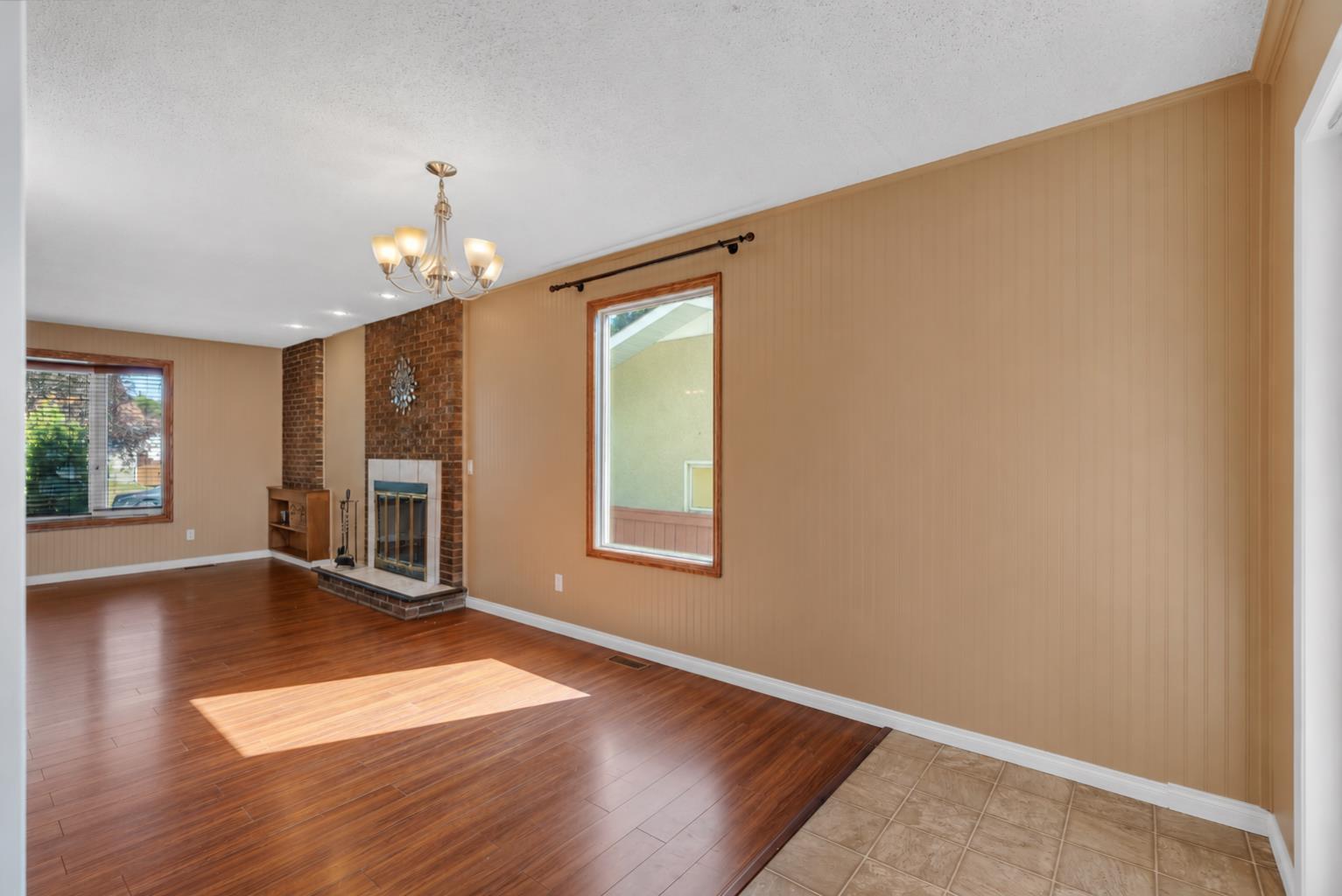 335 Queensland Drive SE